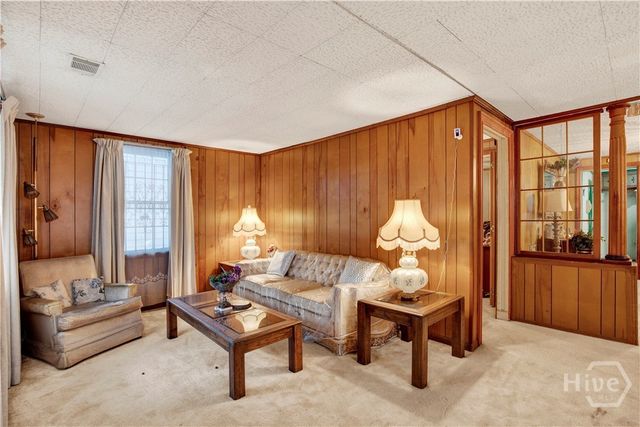 2205 Ogeechee Road, Savannah, GA 31415