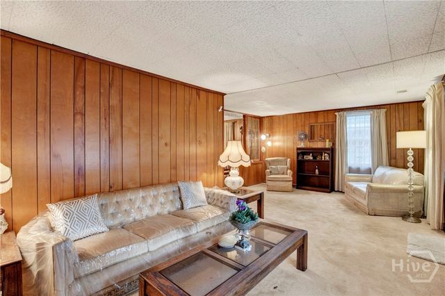 2205 Ogeechee Road, Savannah, GA 31415