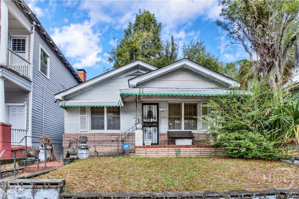 2205 Ogeechee Road, Savannah, GA 31415