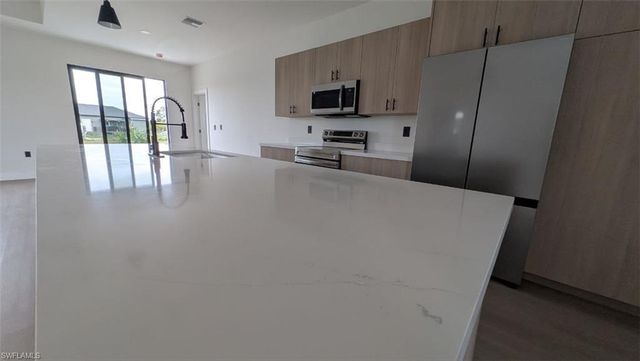 8033 Oakleaf CIR, Labelle, FL 33935