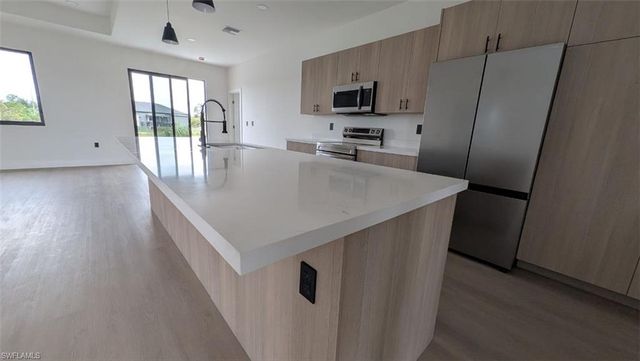 8033 Oakleaf CIR, Labelle, FL 33935