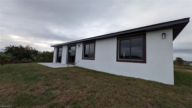 8033 Oakleaf CIR, Labelle, FL 33935