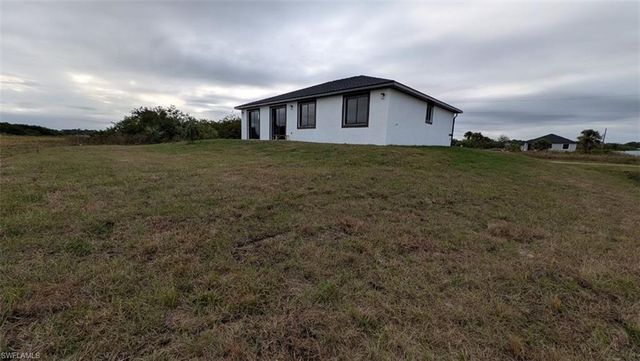 8033 Oakleaf CIR, Labelle, FL 33935