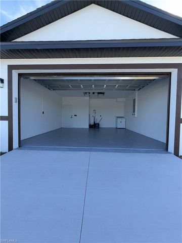 8033 Oakleaf CIR, Labelle, FL 33935