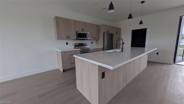 8033 Oakleaf CIR, Labelle, FL 33935