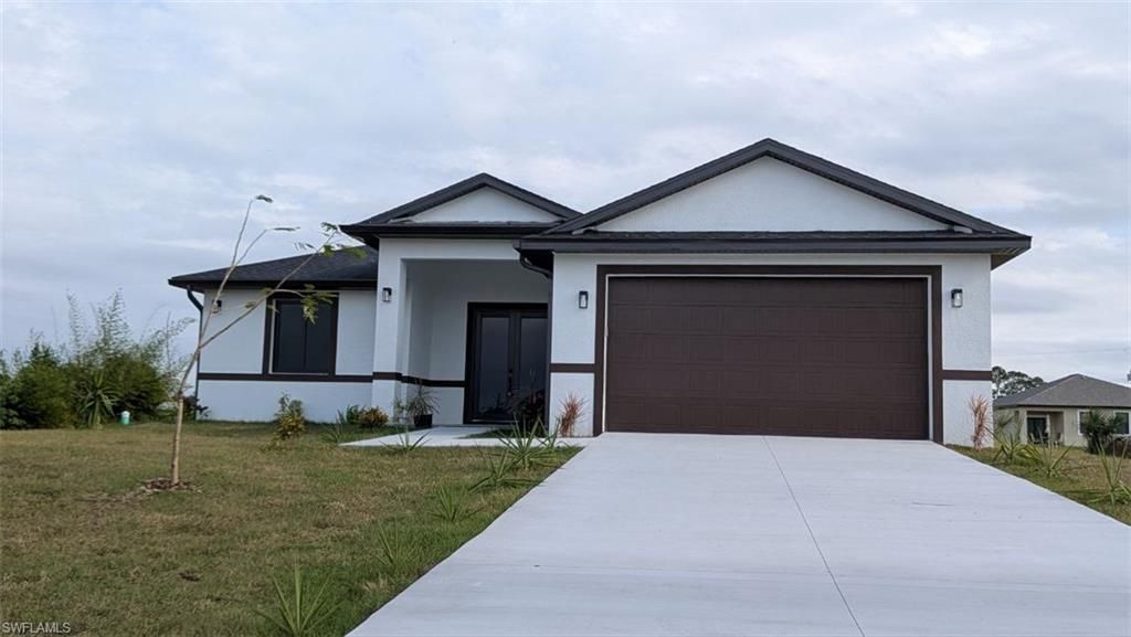 8033 Oakleaf CIR, Labelle, FL 33935