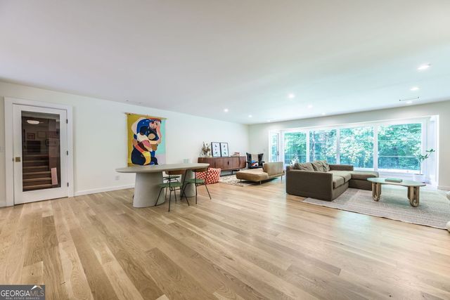 1036 Vistavia Circle, Decatur, GA 30033