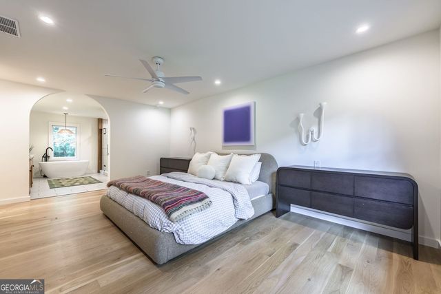 1036 Vistavia Circle, Decatur, GA 30033