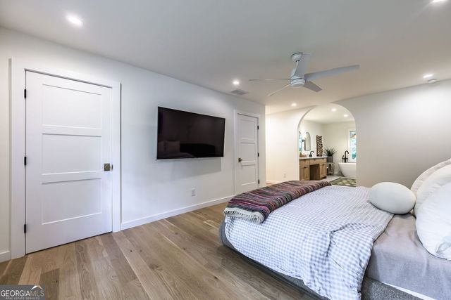 1036 Vistavia Circle, Decatur, GA 30033