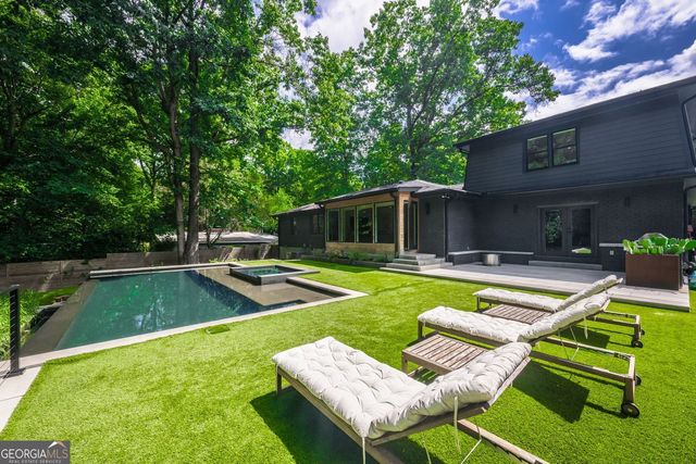1036 Vistavia Circle, Decatur, GA 30033