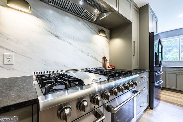 1036 Vistavia Circle, Decatur, GA 30033