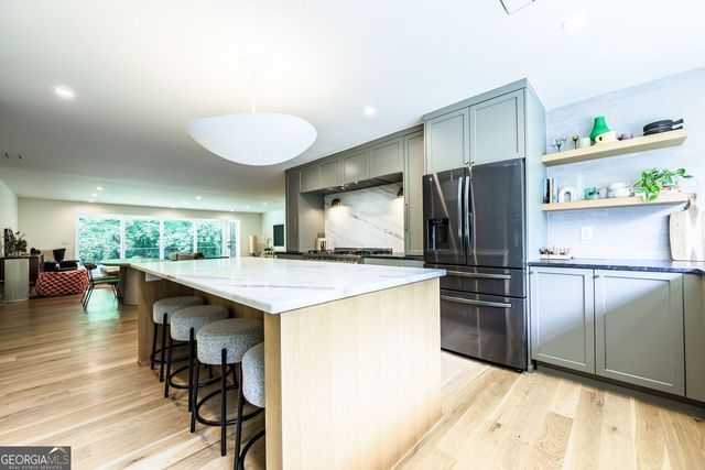 1036 Vistavia Circle, Decatur, GA 30033
