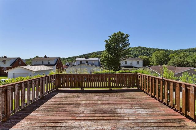 24 Taylor Ave, East Bethlehem, PA 15322