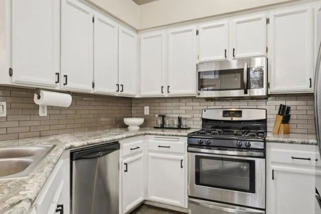 11354 Via Rancho San Diego F, El Cajon, CA 92019