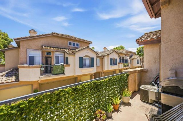 11354 Via Rancho San Diego F, El Cajon, CA 92019