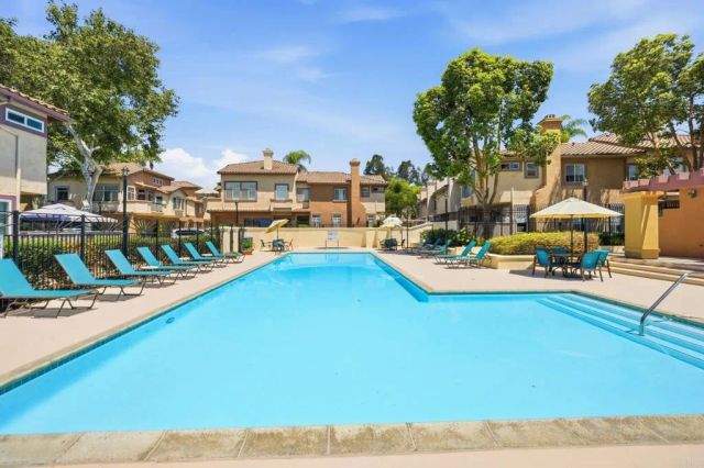 11354 Via Rancho San Diego F, El Cajon, CA 92019