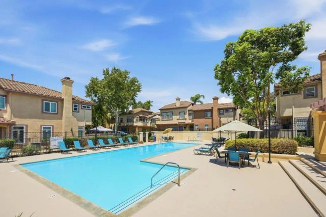 11354 Via Rancho San Diego F, El Cajon, CA 92019