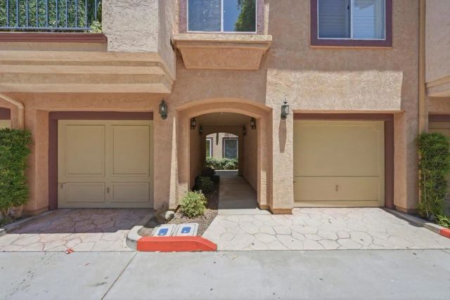 11354 Via Rancho San Diego F, El Cajon, CA 92019