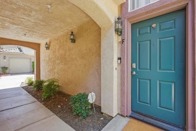 11354 Via Rancho San Diego F, El Cajon, CA 92019