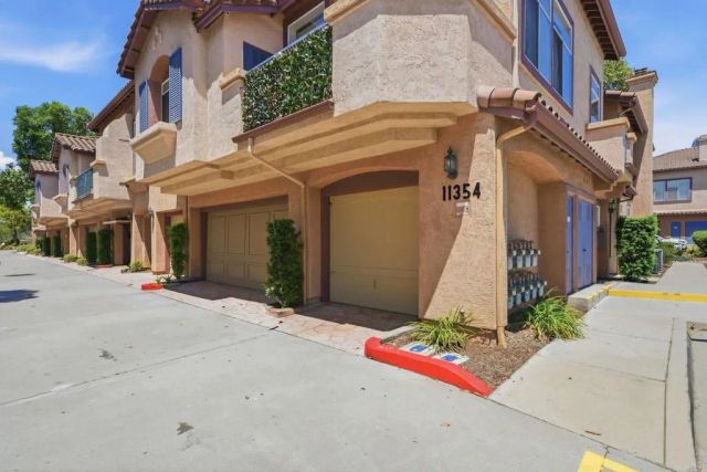 11354 Via Rancho San Diego F, El Cajon, CA 92019