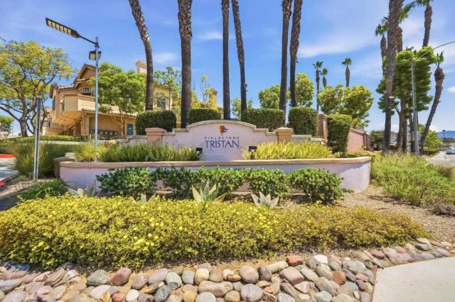 11354 Via Rancho San Diego F, El Cajon, CA 92019