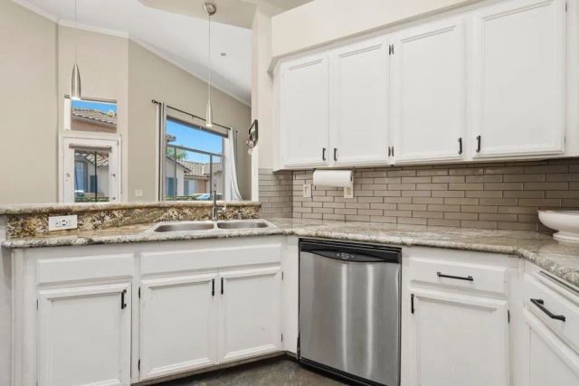 11354 Via Rancho San Diego F, El Cajon, CA 92019