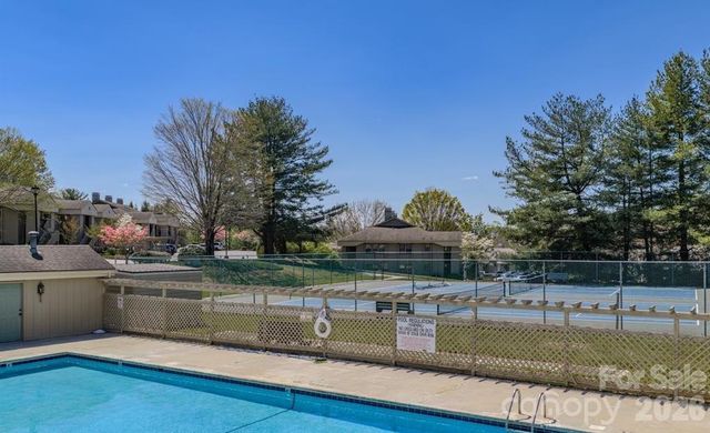2401 Abbey Circle, Asheville, NC 28805