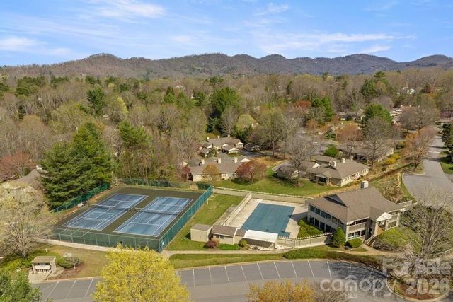 2401 Abbey Circle, Asheville, NC 28805