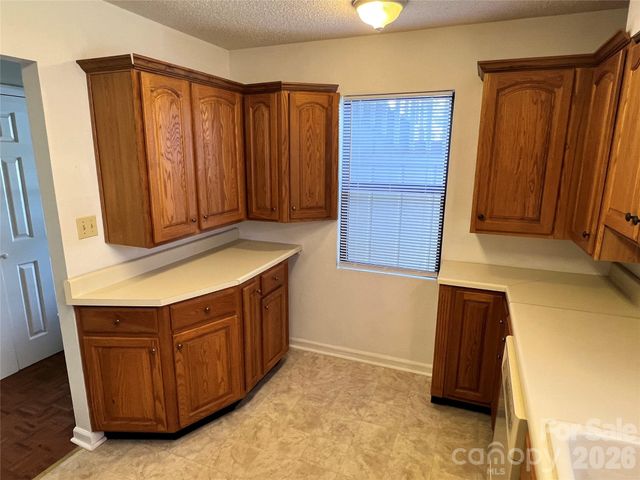 2401 Abbey Circle, Asheville, NC 28805