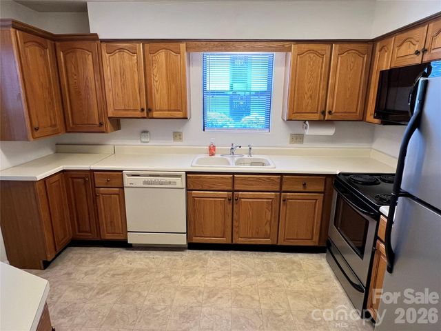 2401 Abbey Circle, Asheville, NC 28805