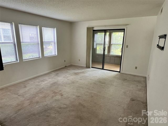2401 Abbey Circle, Asheville, NC 28805
