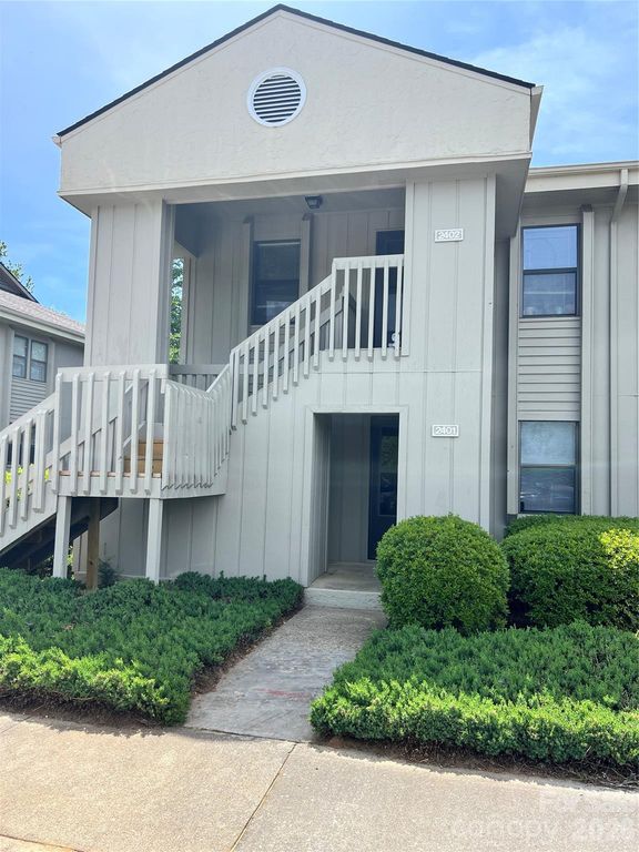 2401 Abbey Circle, Asheville, NC 28805