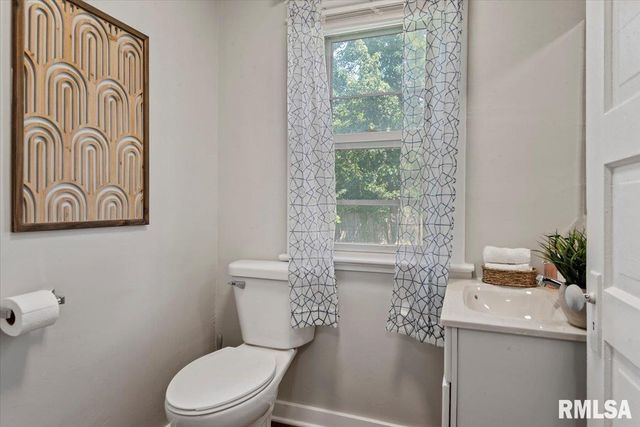 112 N MACARTHUR Boulevard, Springfield, IL 62702