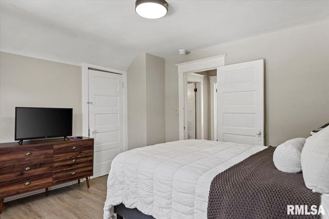 112 N MACARTHUR Boulevard, Springfield, IL 62702