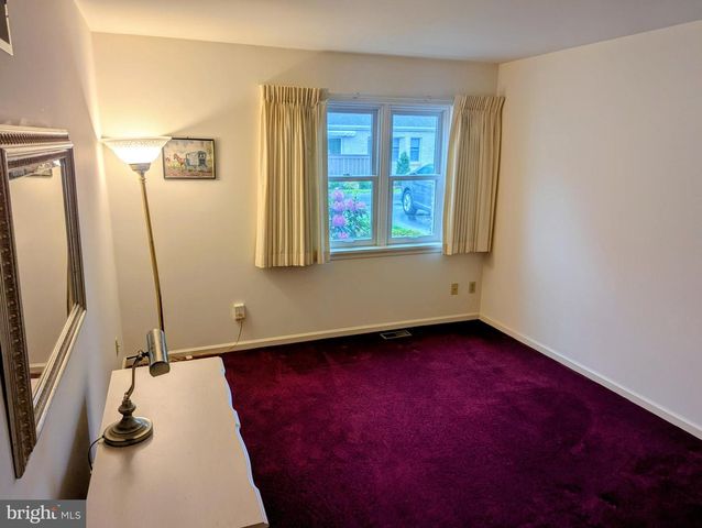 33 WOODLAND EST, Lebanon, PA 17042