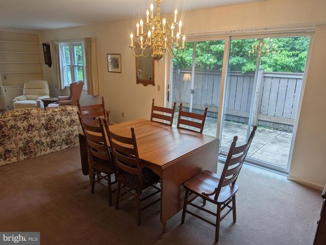 33 WOODLAND EST, Lebanon, PA 17042