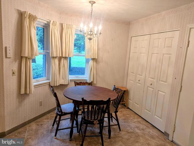 33 WOODLAND EST, Lebanon, PA 17042