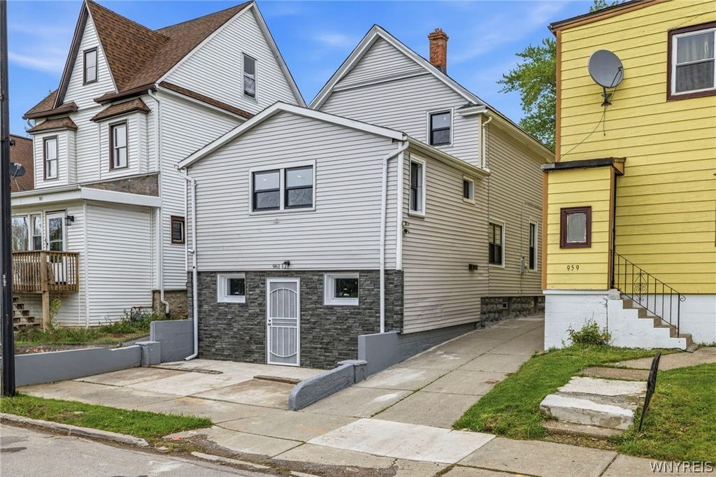 961 Tonawanda Street, Buffalo, NY 14207