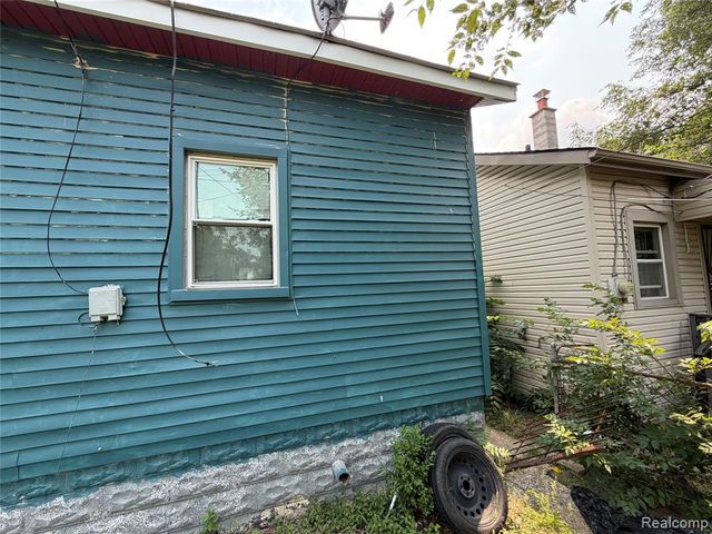 20429 Santa Rosa Drive, Detroit, MI 48221