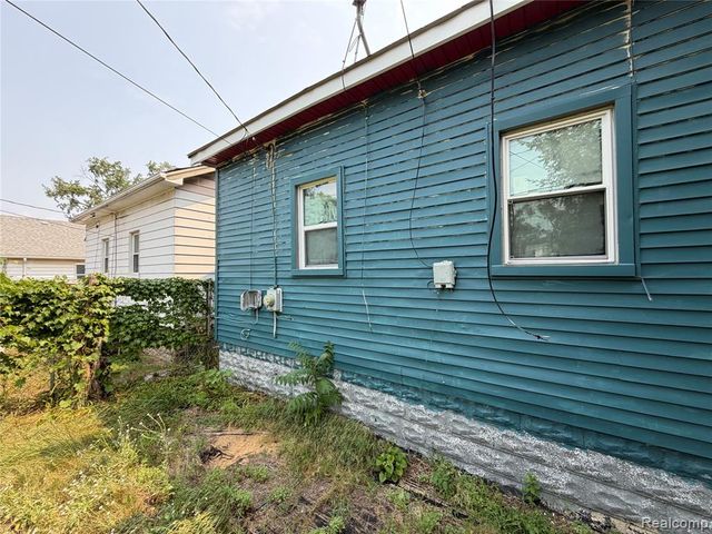 20429 Santa Rosa Drive, Detroit, MI 48221