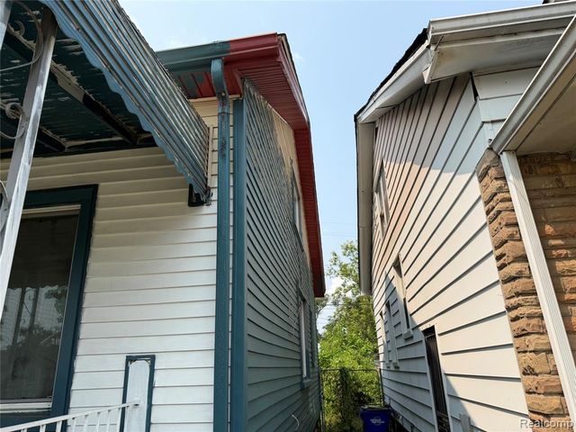 20429 Santa Rosa Drive, Detroit, MI 48221