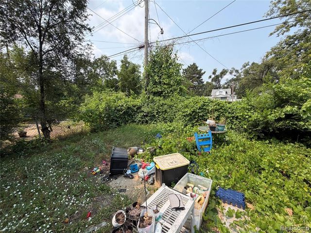 20429 Santa Rosa Drive, Detroit, MI 48221