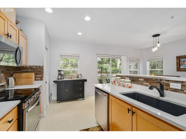 15050 Sw WARBLER Way 103, Beaverton, OR 97007