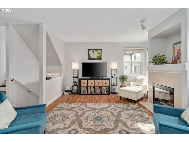 15050 Sw WARBLER Way 103, Beaverton, OR 97007