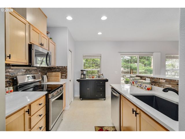 15050 Sw WARBLER Way 103, Beaverton, OR 97007