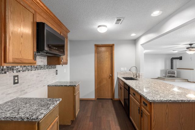 1361 Lake Edge, Goddard, KS 67052