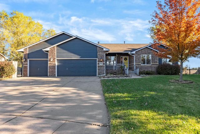 1361 Lake Edge, Goddard, KS 67052