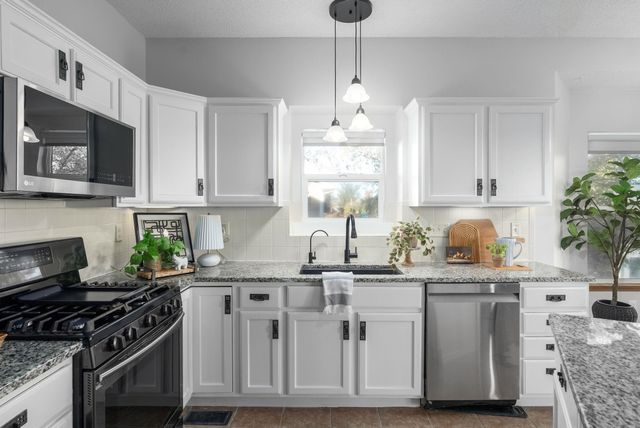 1361 Lake Edge, Goddard, KS 67052
