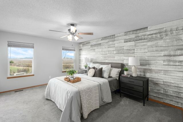 1361 Lake Edge, Goddard, KS 67052