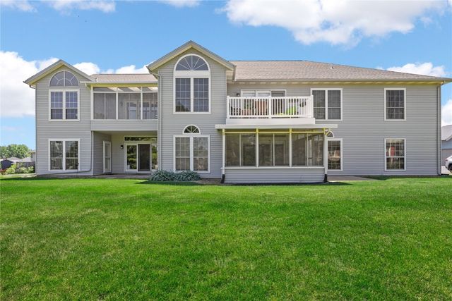 3490 Willowridge Road D, Marion, IA 52302